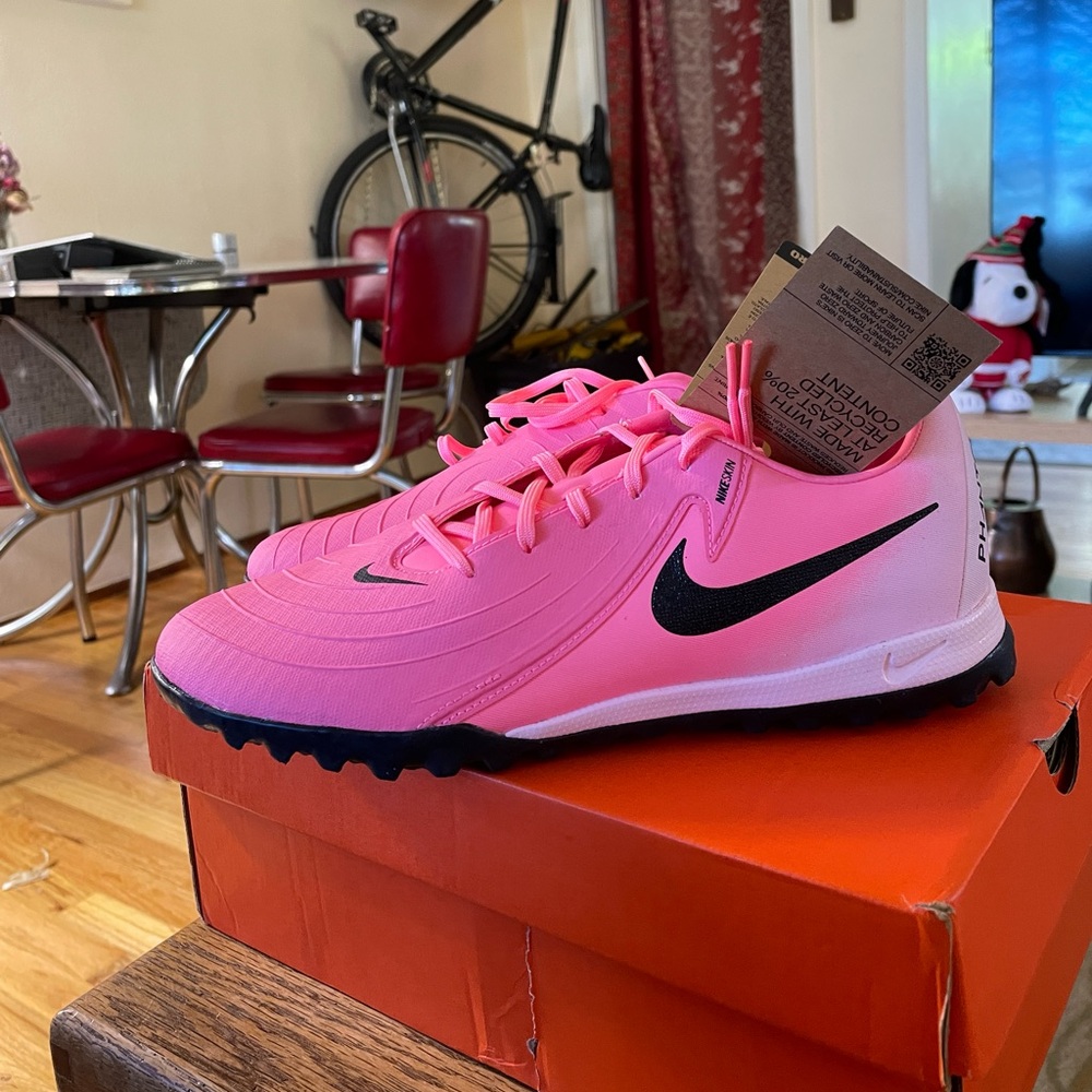 Nike Phantom Turf Soccer Shoes